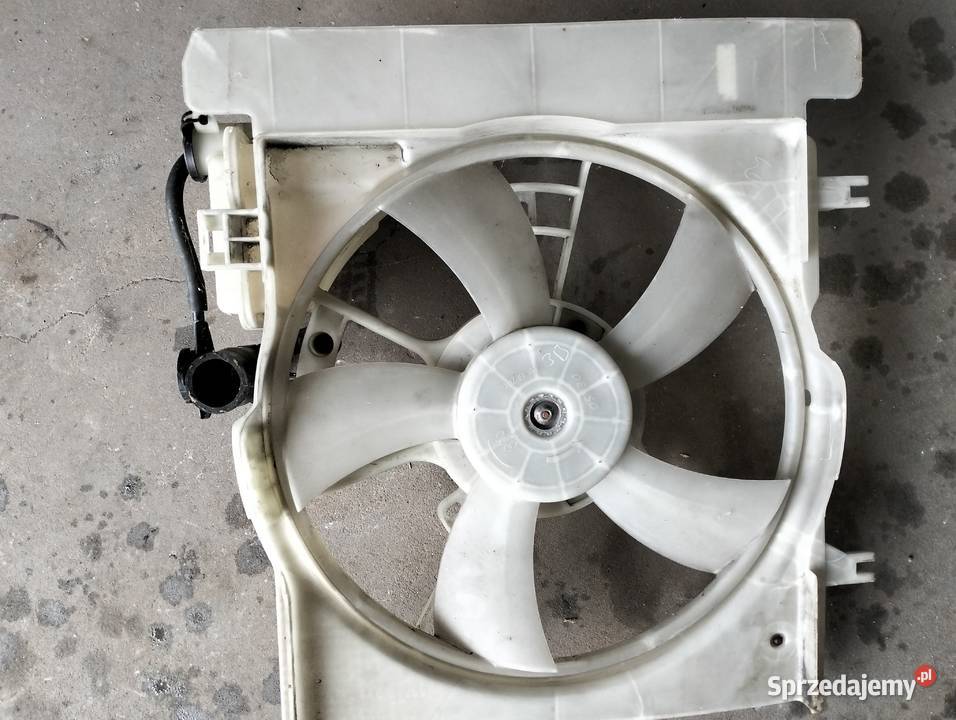 Toyota Yaris wentylator klakson zamek maski świętokrzyskie