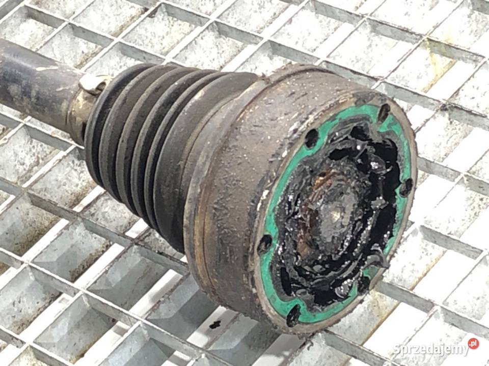 PÓŁOŚ LEWY PRZÓD VW JETTA III 19 105 0413