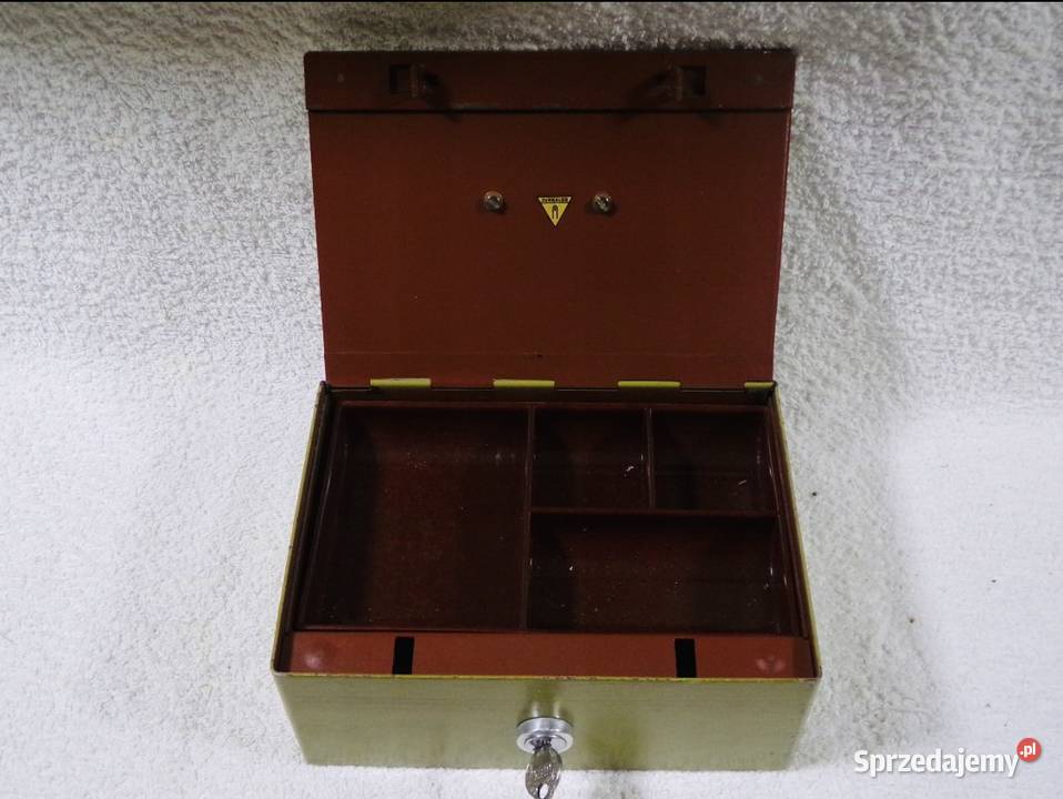 Niemiecka Kasetka Sejf prod DDR Grupa