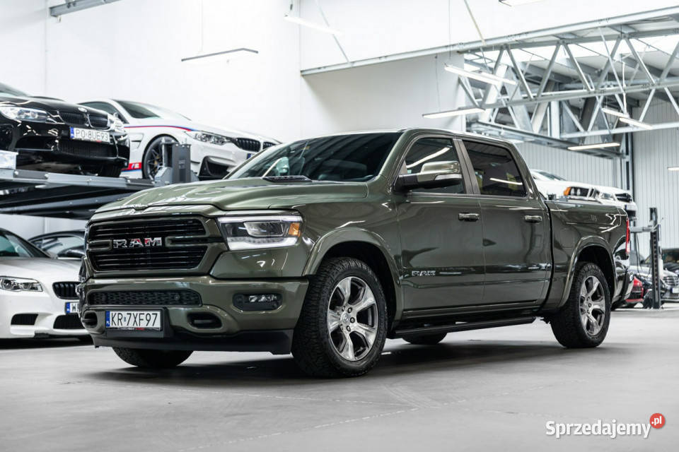 RAM 1500 57 V8 HEMI Laramie Crew Cab Salon Węgrzce
