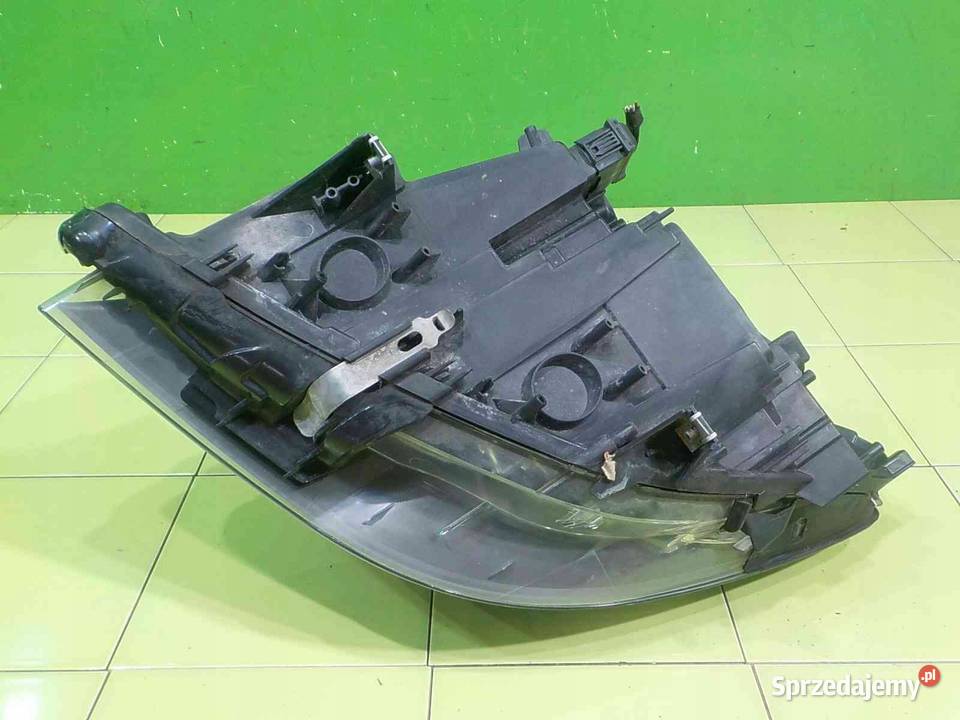 BMW 5 F10 11r 1013 SEDAN lampa prawa przod Suków