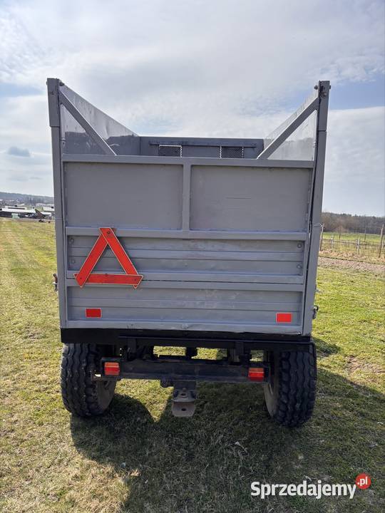 Wywrota przyczepa jednoosiową nieuszkodzony Agatówka sprzedam