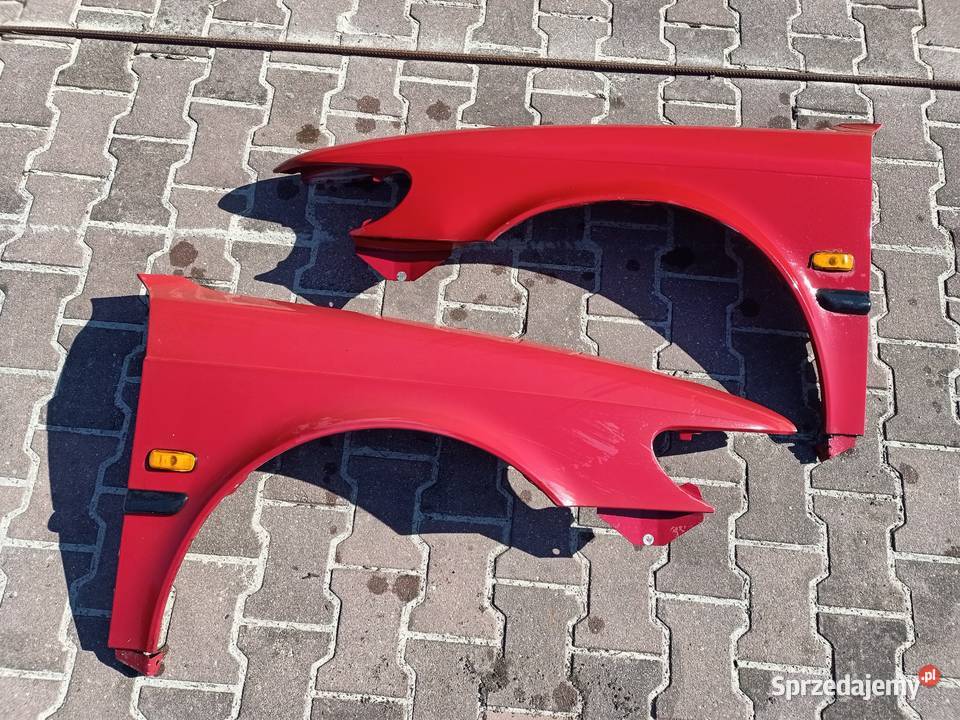 Błotnik prawy lewy Saab 900 kolor 240