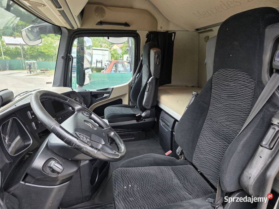 Rama do zabudowy z winda Mercedes Warszawa