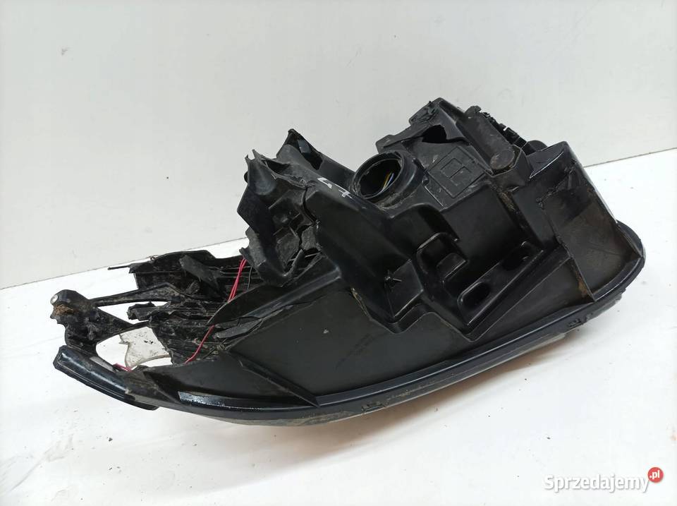 LAMPA PRZÓD PRAWA USZKODZONA Dodge Charger VII świętokrzyskie