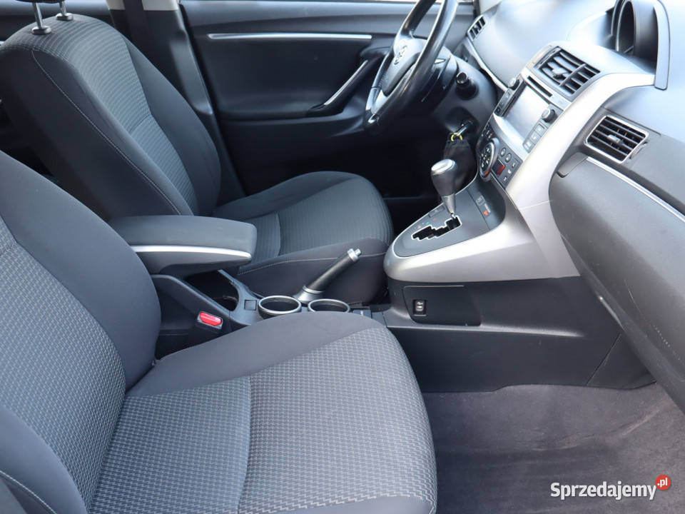 Toyota Verso 18 Valvematic światła przeciwmgielne Samochody osobowe Katowice sprzedam