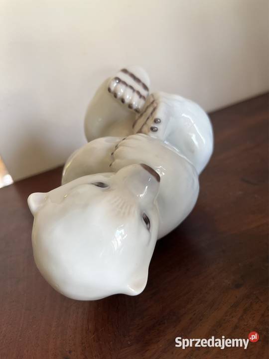 Figurka niedźwiadka polarnego Royal Copenhagen