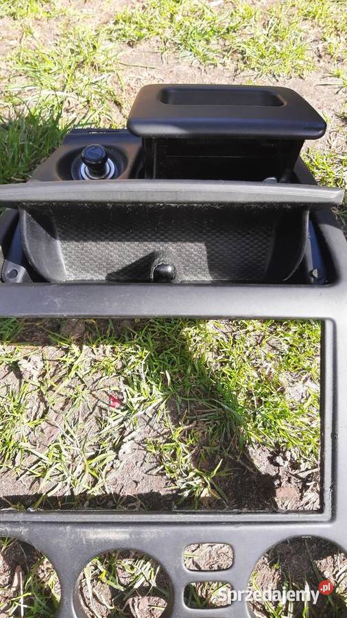 mitsubishi galant VIII panel środkowy kokpitu Korzeńsko