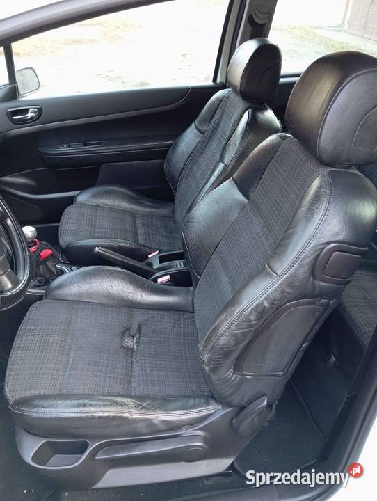 Peugeot 307 14 HDI 2002 Rok produkcji 2002 Debrzno