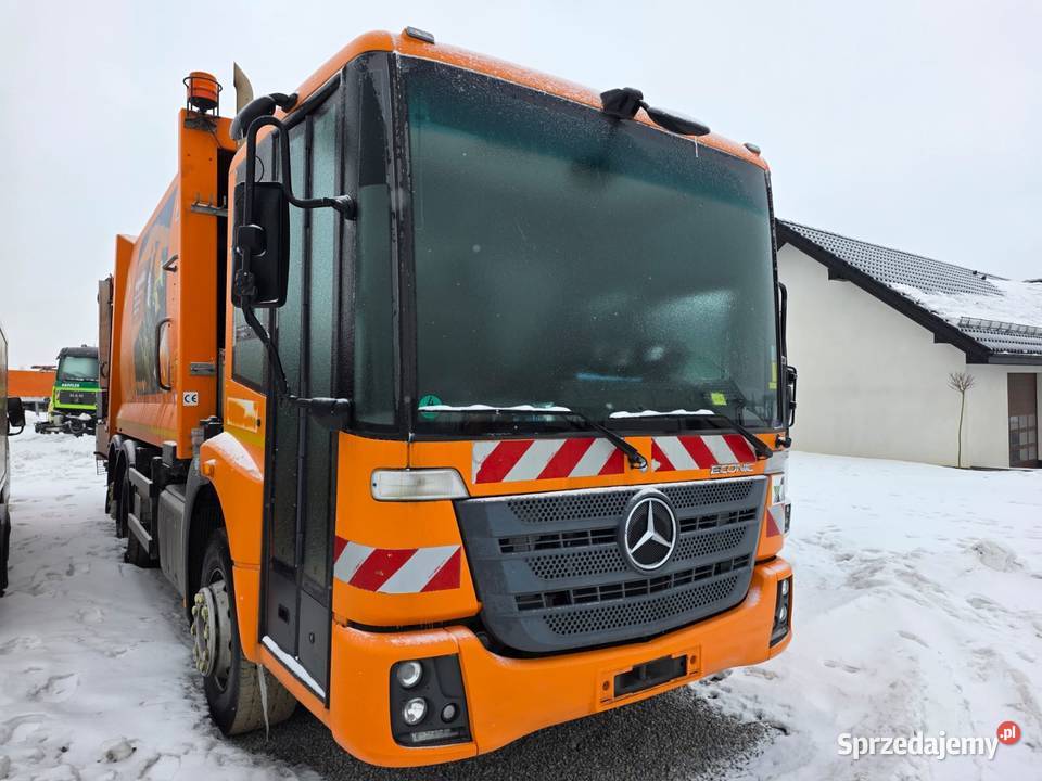 Śmieciarka MercedesBenz Econic Zoeller Medium Sierakowice