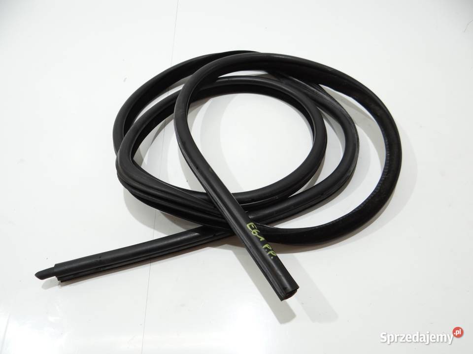 USZCZELKA PRAWY PRZÓD BMW E61 7033774 Strzyżewice sprzedam