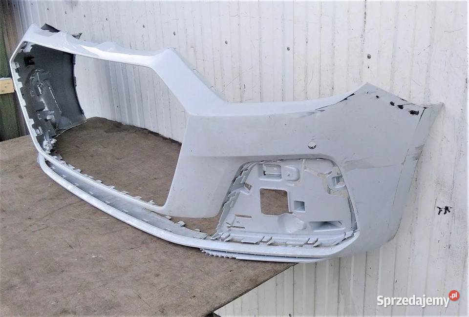 AUDI A1 82A S LINE ZDERZAK PRZÓD