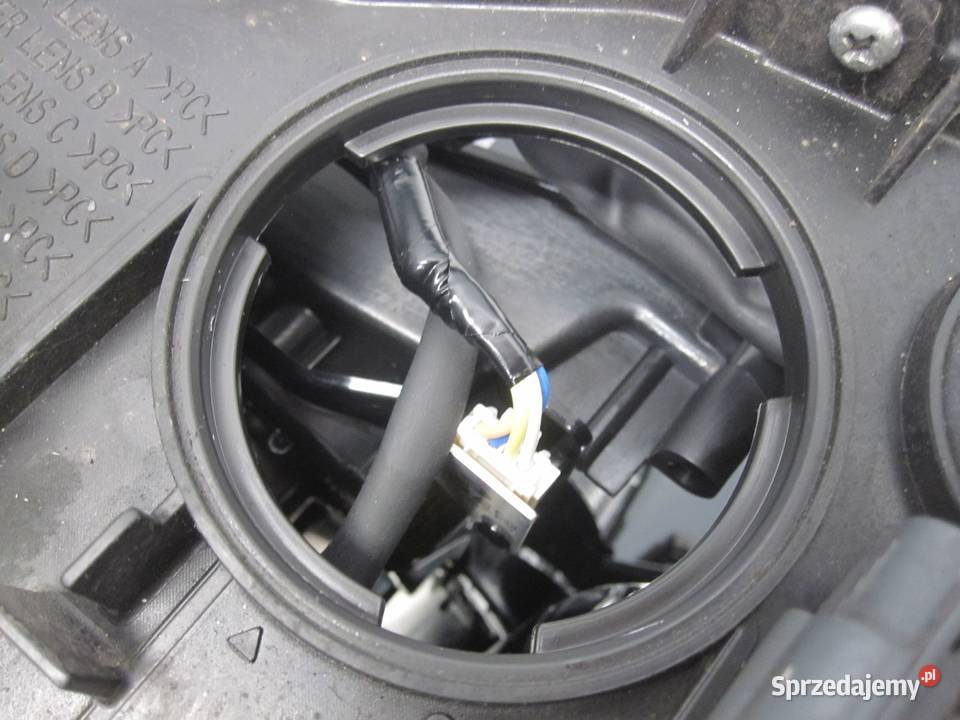 MAZDA 6 III GJ 16r lampa prawa przód 10065041 świętokrzyskie Kielce