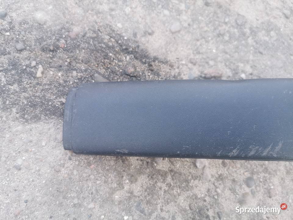 Prawa listwa zderzaka przód prawa vw passat b5 osobowe Karoseria Międzychód