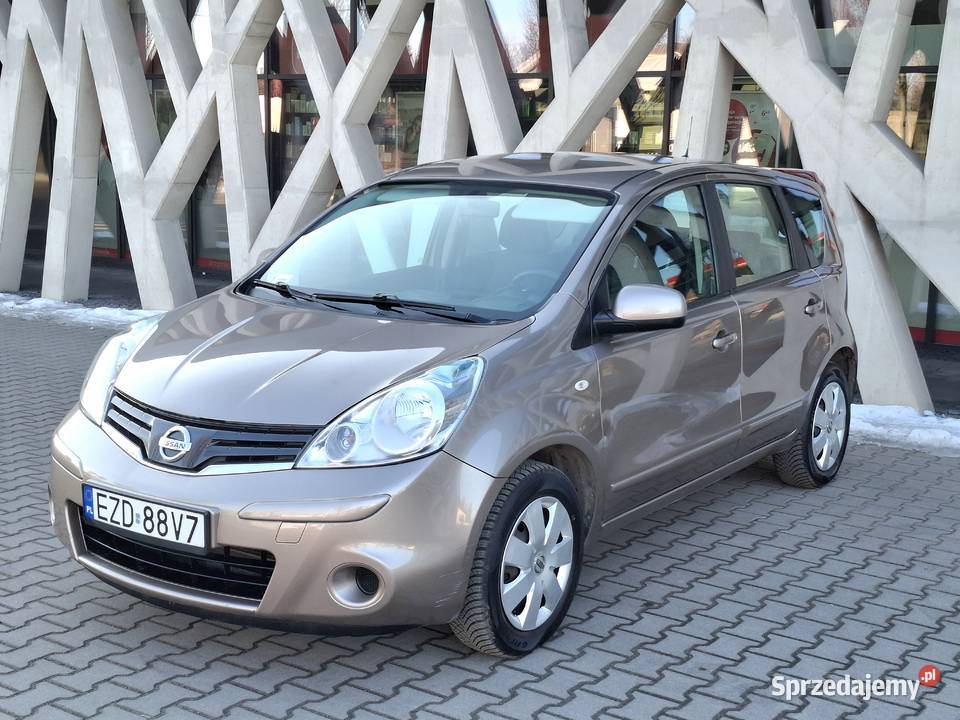 Nowe opony kamera cofania sprawna klima garażowany Zduńska Wola