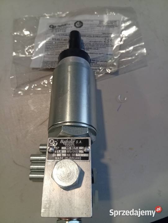 Rozdzielacz załączania napędu C385 Rolnictwo Płock