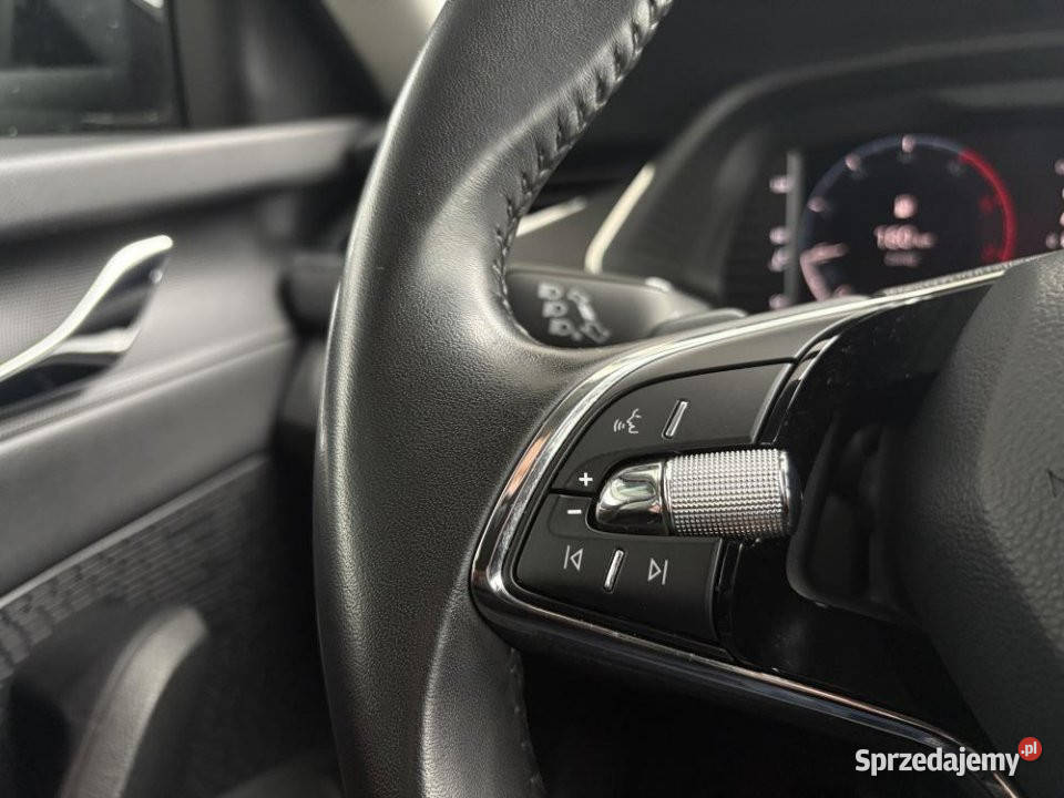 Skoda Octavia 2023r Niski przebieg Faktura VAT Warszawa sprzedam