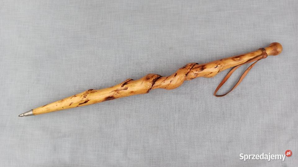 Drewniana laska kostur