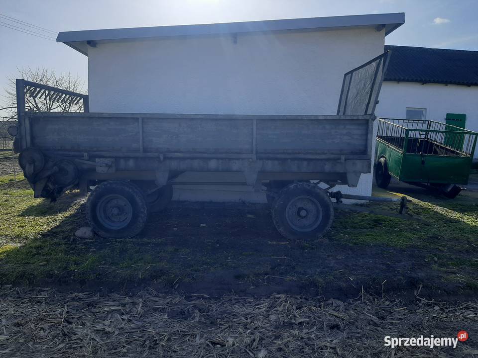 Sprzedam rozrzutnik w stanie dwu osiowy 4t nieuszkodzony Trąbin-Rumunki sprzedam