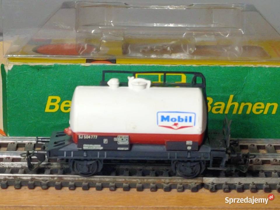 Cysterna Mobil SJ 504 777 czerwonobiała do TT Kraków