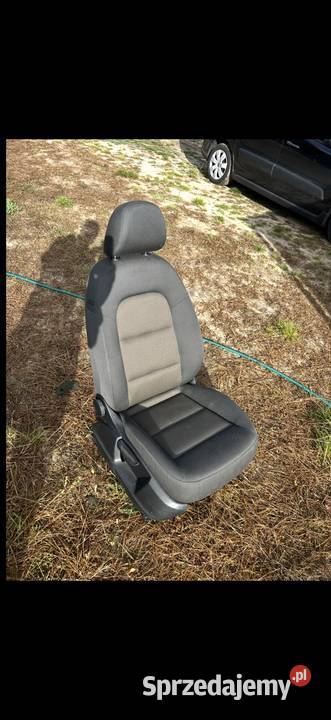 Fotel Audi Q3 8U 2013 Czarny brąz Krośniewice