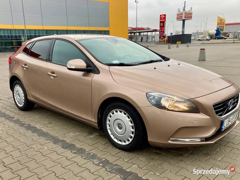 Volvo V40 D2 Kinetic 2016 piękny złoty kolor diesel