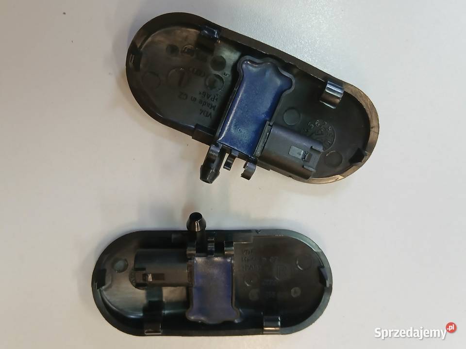 Audi A6 C6 Dysza spryskiwacza prawa 4F0955988 Szczerbice