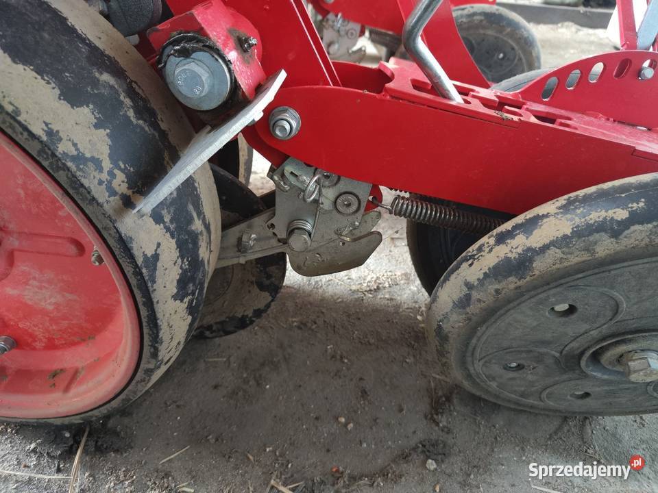 Siewnik punktowy do kukurydzy nieuszkodzony