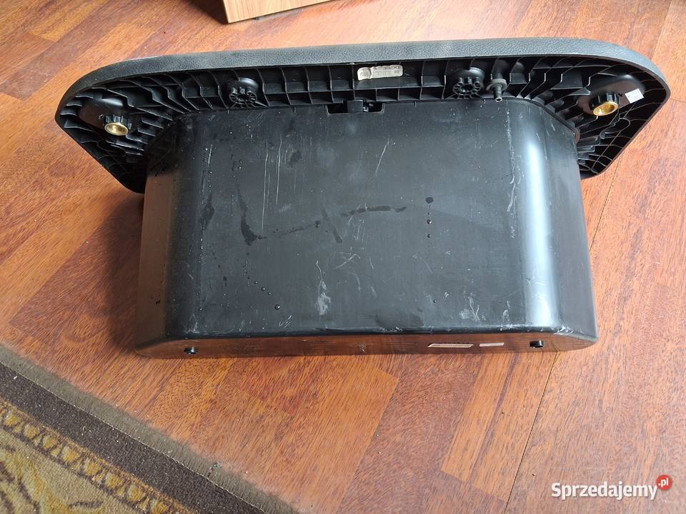 Schowek w podłogę dodge ram V generacja 2019 Sierakowice