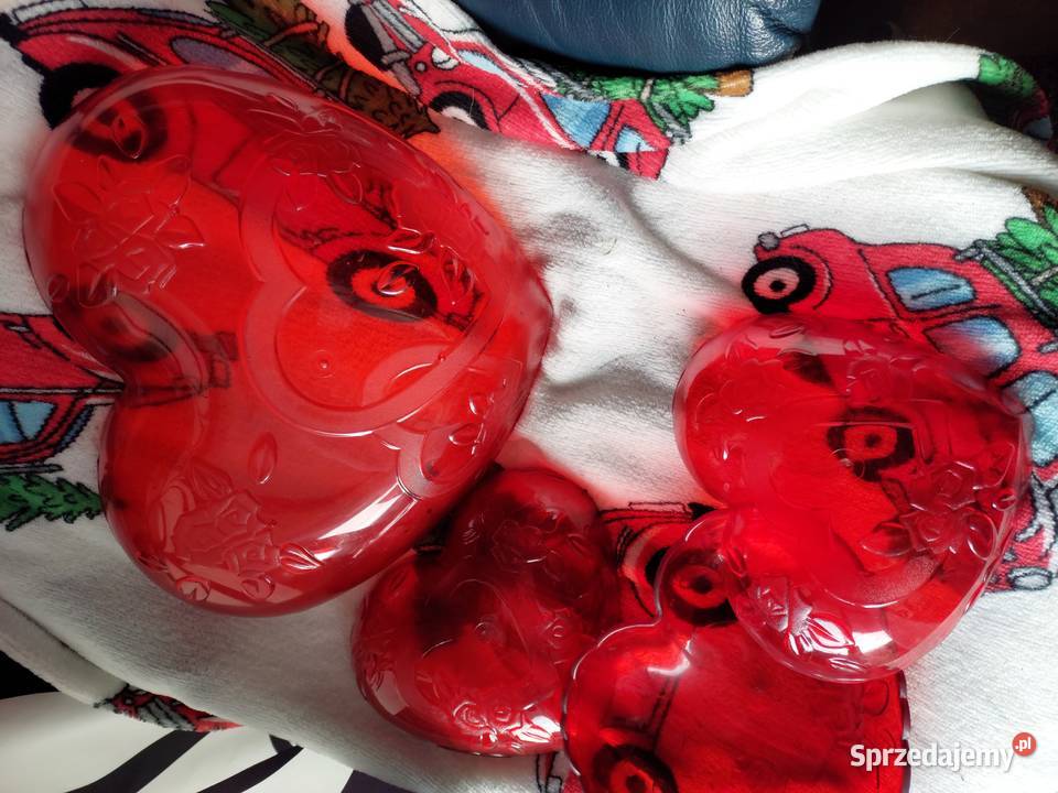 Waza czerwona serce i 3 miseczki PRL tworzywo Pozostałe dolnośląskie Wrocław