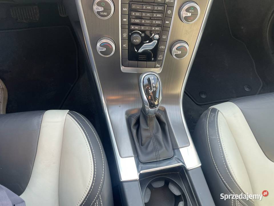 VOLVO XC60 24 D4 181 AWD Summum DQ133 uszkodzony XC 60 Samochody osobowe Katowice