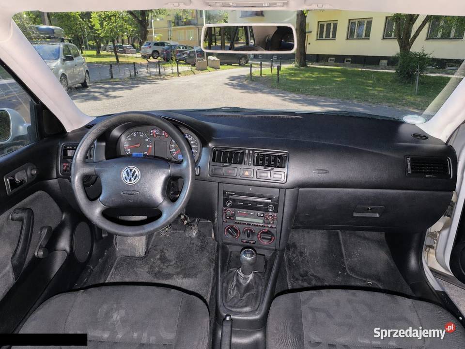 VW Bora 14 benzyna 75 2000r odpala jeździ ważne uszkodzony