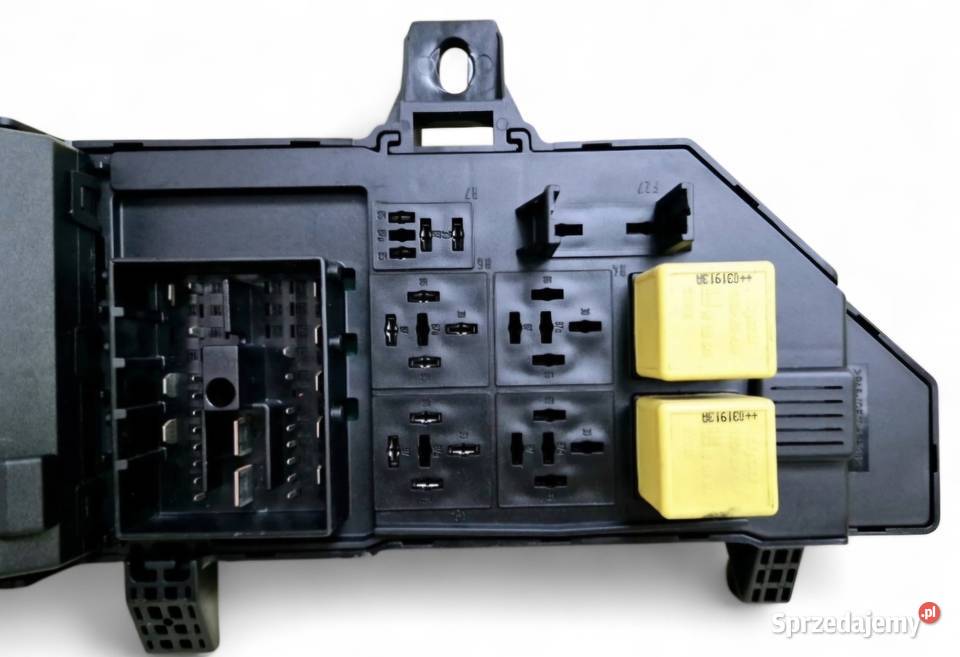 MODUŁ SKRZYNKA BEZPICZNIKOW OPEL VECTRA C Działoszyce