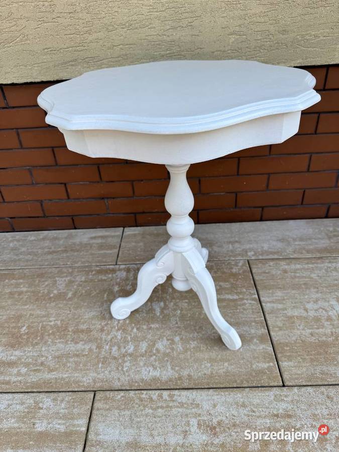 Stolik stylowy biały okrągły okolicznościowy Sulbiny