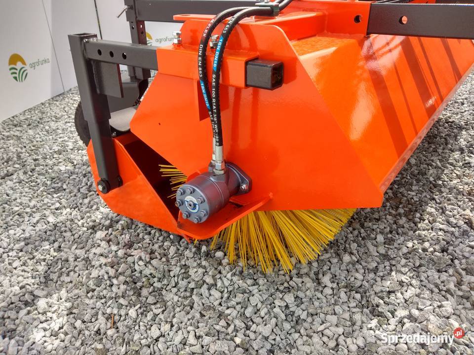 Nowa zamiatarka METALTECHNIK szerokość 14m24m