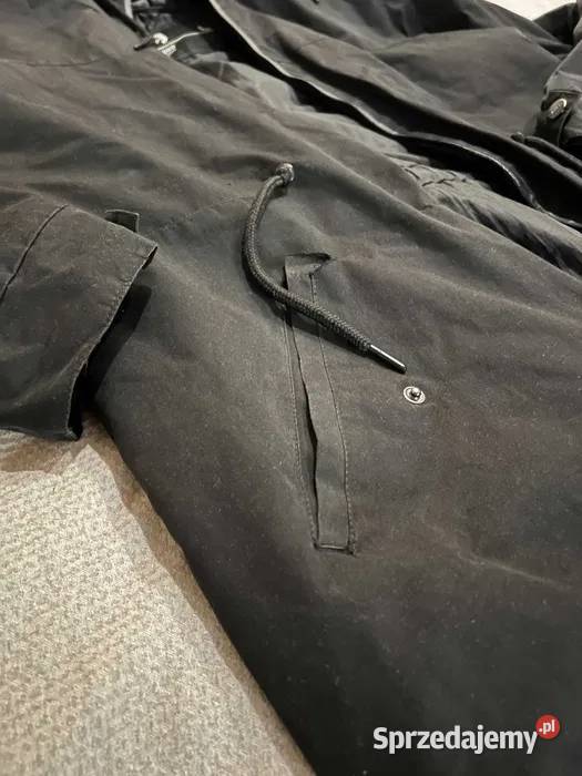 Czarna kurtka parka Stalowa Wola