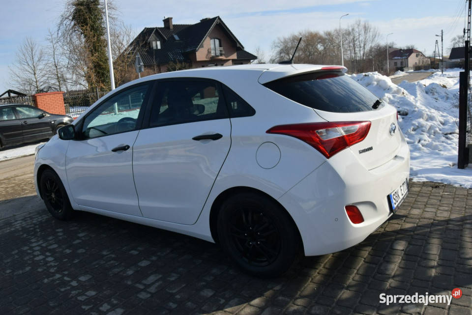 Hyundai i30 14B 2015r Navi Kamera 121 Rok produkcji 2015 Majdan Sieniawski
