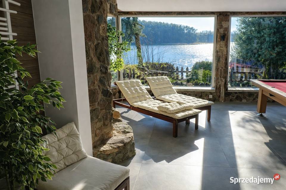 Dom z widokiem na jezioro i własnym pomostem