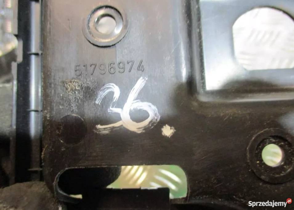 ELEM PLASTIKOWE ŚRODEK LEXUS IS 250 IS250 0513 Nowy Tomyśl