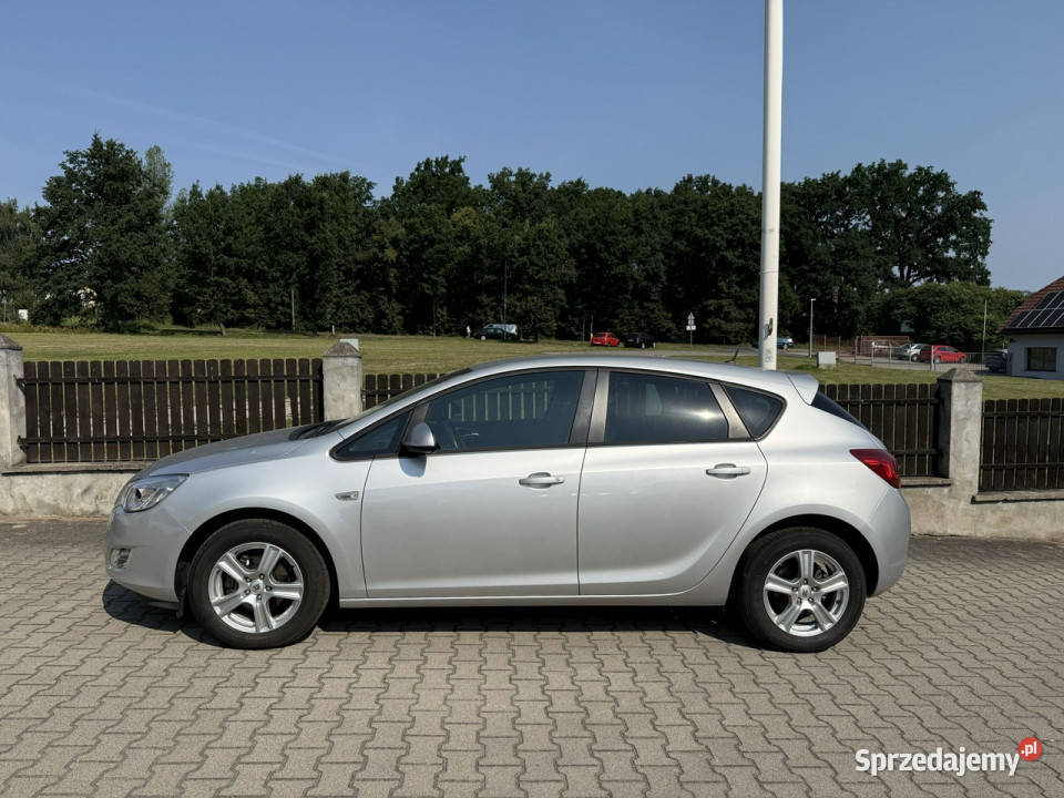 Opel Astra 14 benzyna ładna opłacona J 20092019 Bolesławiec sprzedam