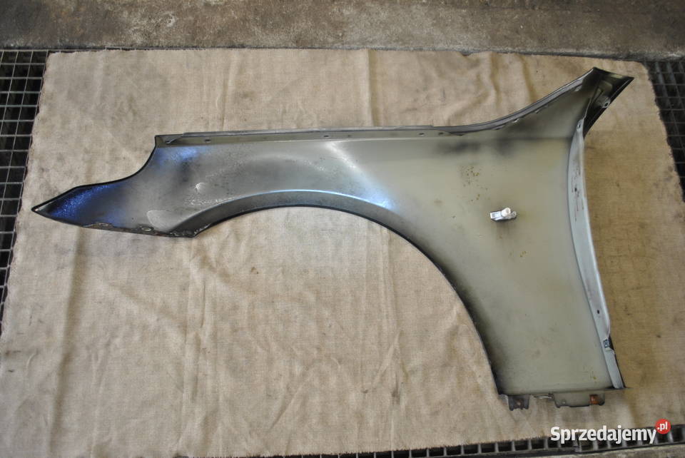 Błotnik przedni prawy BMW E60 E61 PRZEDLIFT
