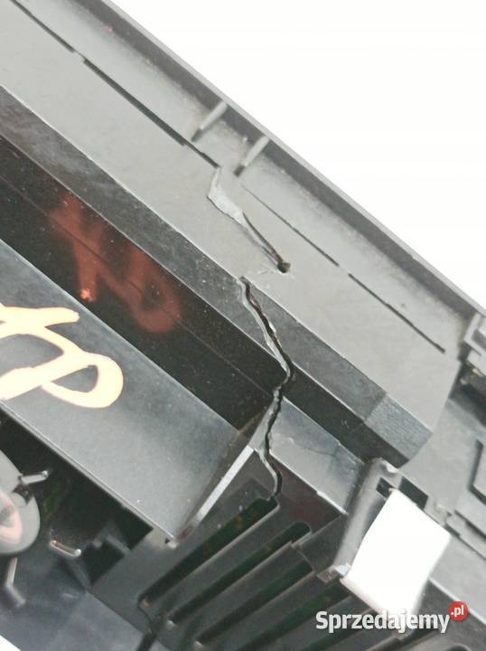 PANEL NAWIEWU 8P0820043M Audi A3 II 20032013 8P Rok produkcji 2003 Panele sterowania, przełączniki