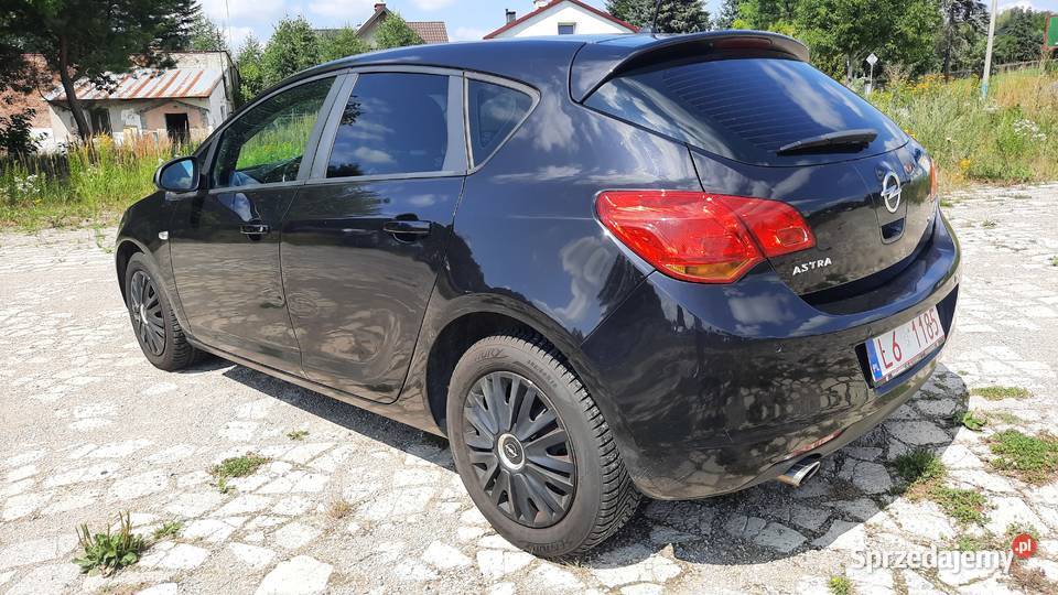 Opel Astra 14 Turbo 140 2010 r Klima Opłacona Rok produkcji 2010 Kraśnik sprzedam