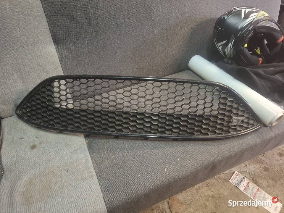 Atrapa chłodnicy grill przód Ford Focus ST MK3 Zawada