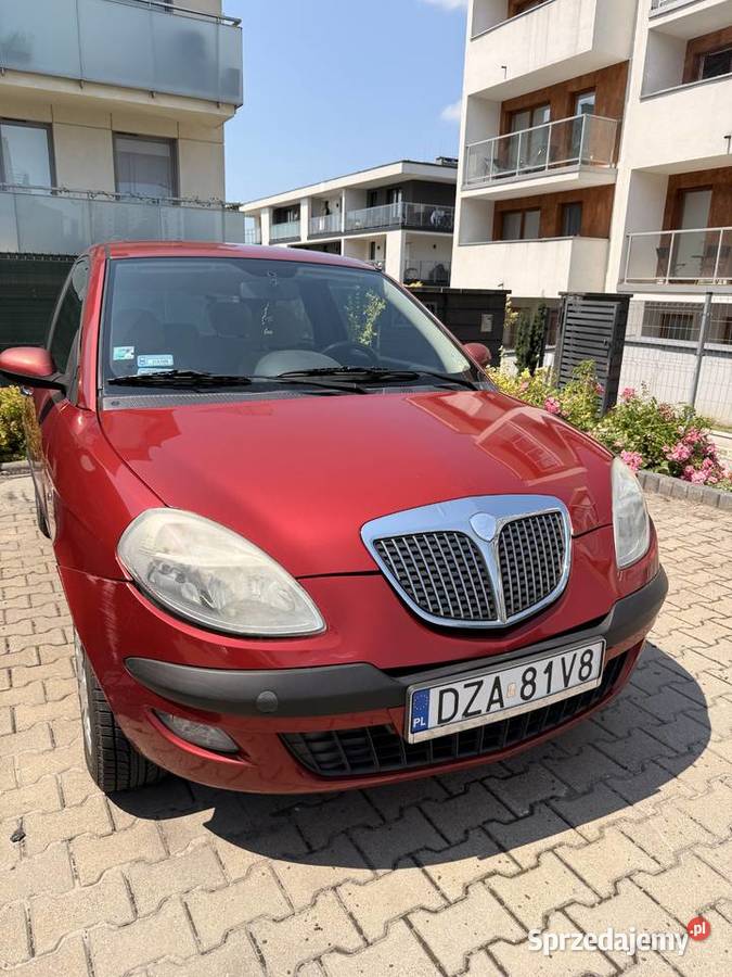 Lancia Ypsilon