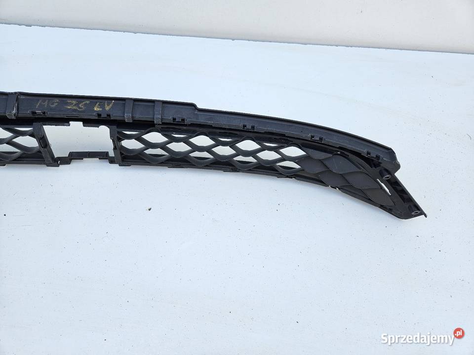 MG ZS EV KRATKA ŚRODKOWA ZDERZAKA PRZÓD 10582258 osobowe Motoryzacja