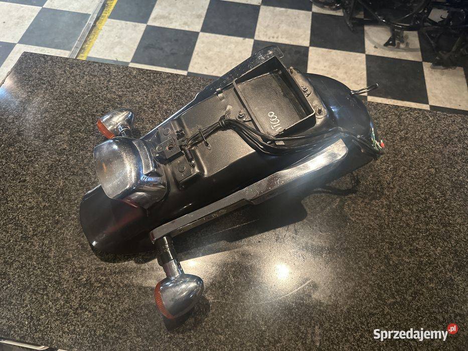 Honda VT700 VT750 Błotnik Tył Lampa Poznań