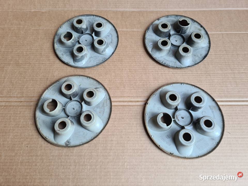 IVECO DAILY 3 9906 komplet 4 sztuki kołpaki sprzedam