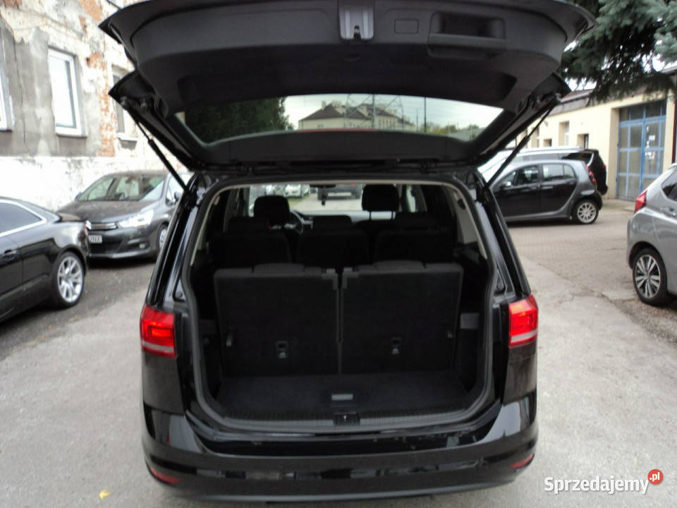 Volkswagen Touran srzedam ładnego VW Turana16 Rok produkcji 2017 Touran Lublin