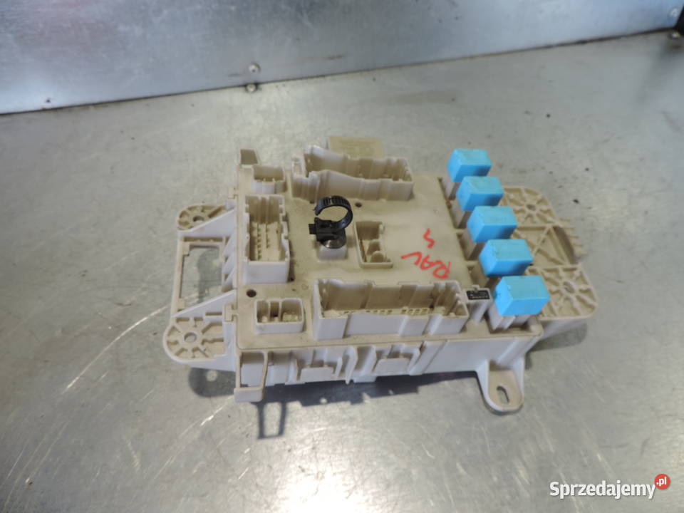 TOYOTA RAV4 II 20 D4D SKRZYNKA BEZPIECZNIKÓW Nowy Sącz